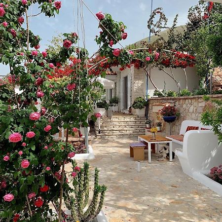 Holiday Home Ali Piqeras Kültér fotó