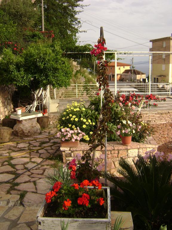 Holiday Home Ali Piqeras Kültér fotó