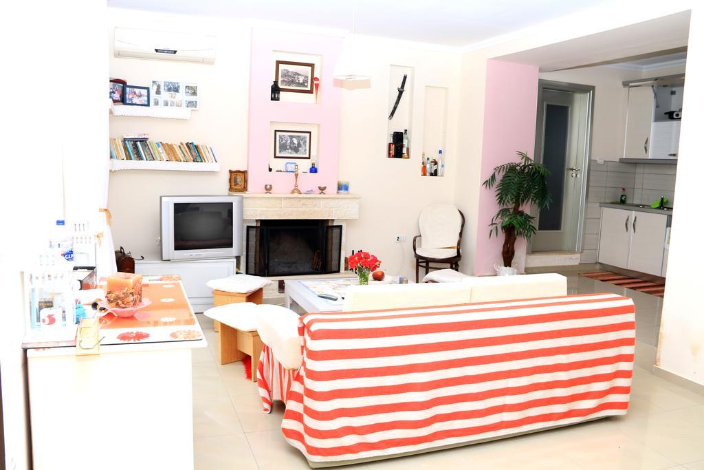Holiday Home Ali Piqeras Kültér fotó