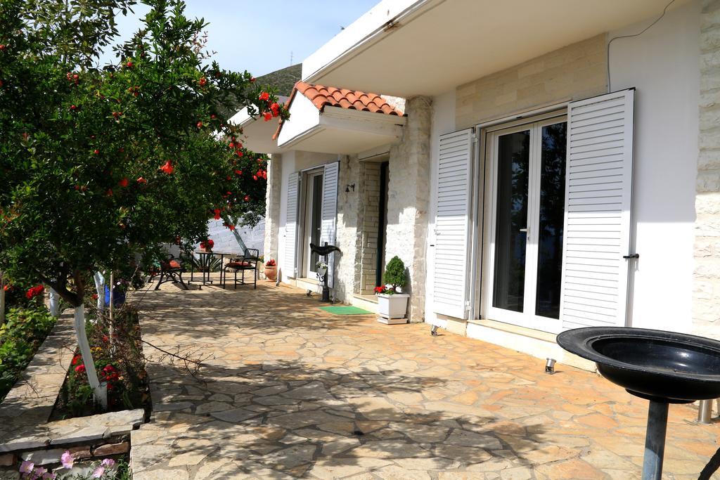 Holiday Home Ali Piqeras Kültér fotó
